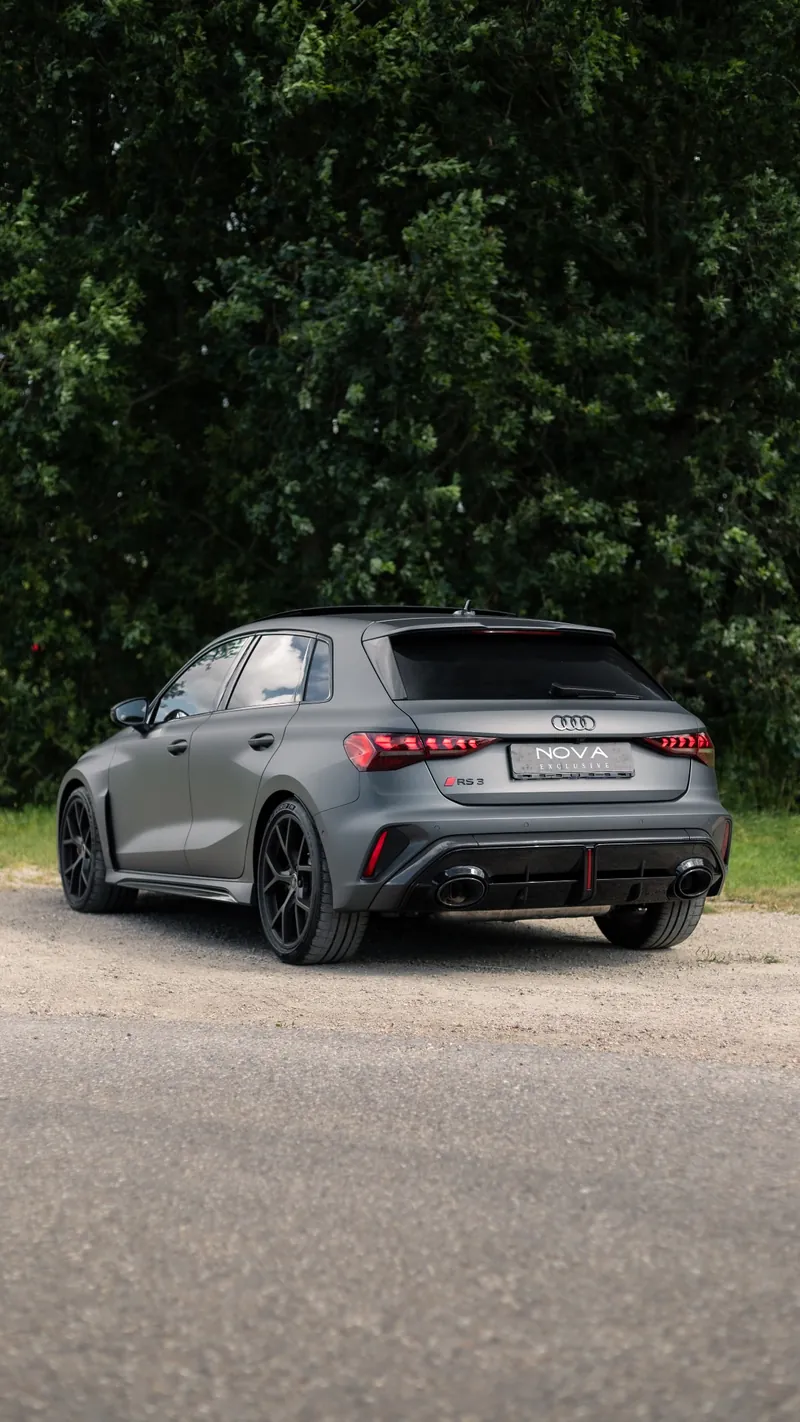 Audi RS 3 mat zilver, achterkant